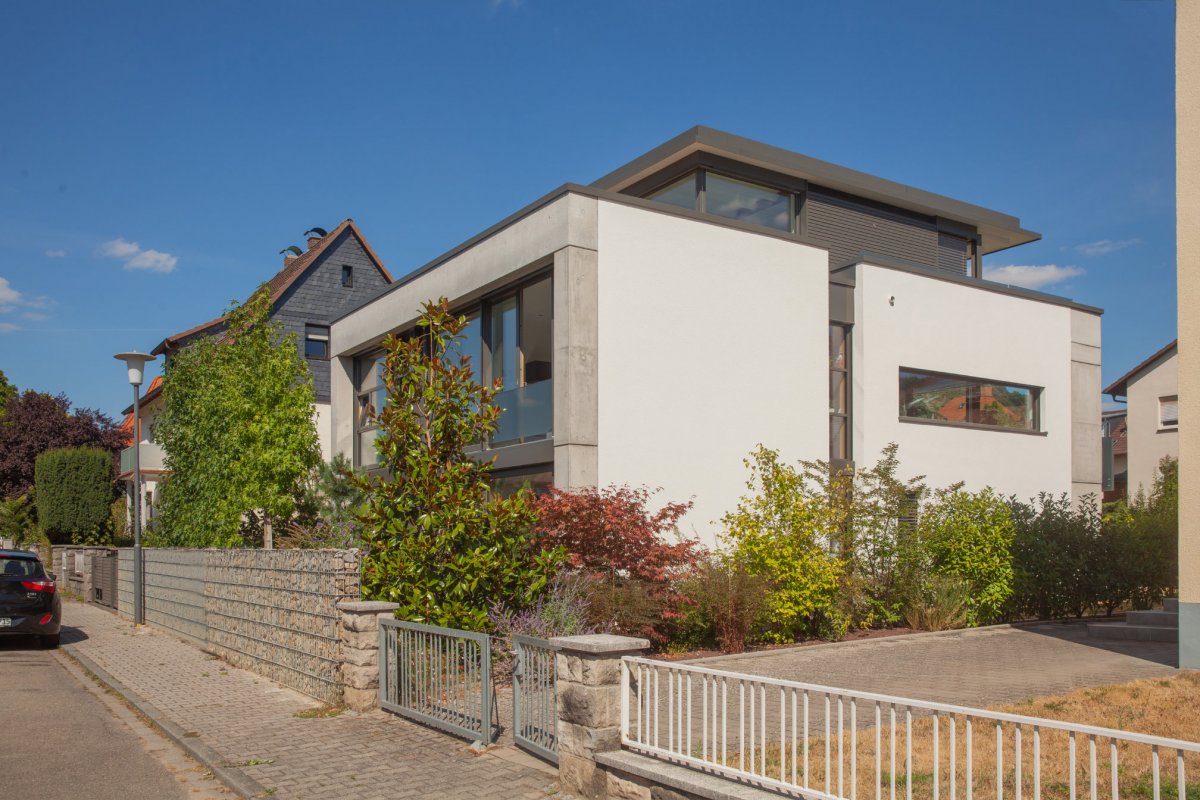 Wohnhaus mit Penthouse-Terrasse