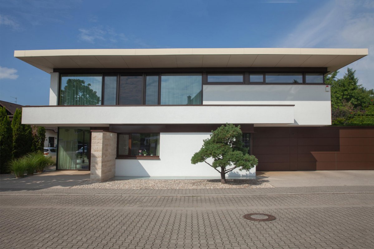 Neubau von Villa mit Pool